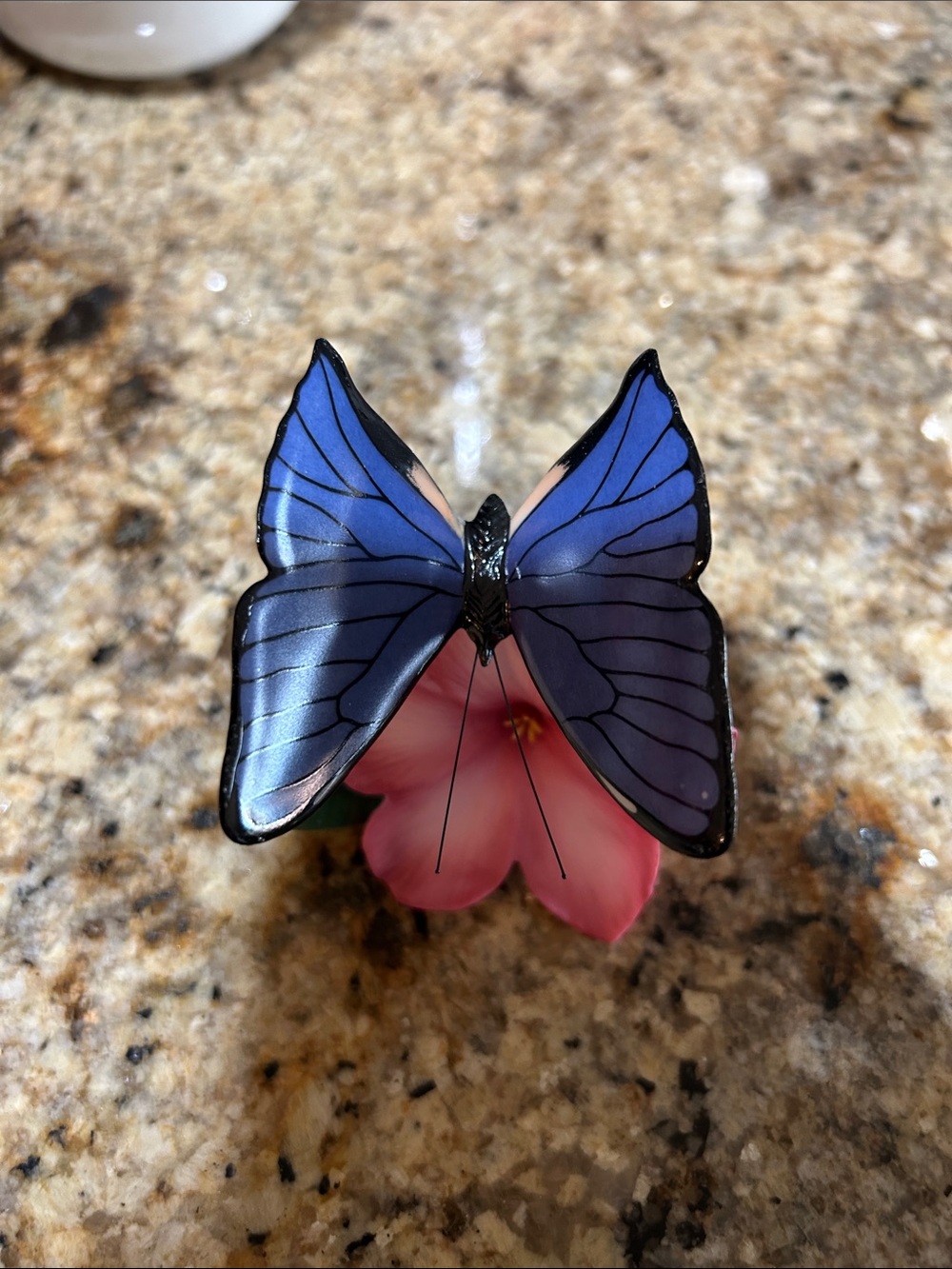 Franklin Mint "Butterflies of the World" blue morpho butterfly on a pink flower - Picture 8 of 10